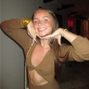 Meet your Posher, Madison